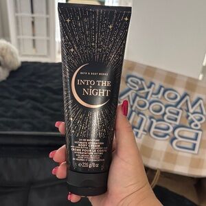 Bath & Body Works Into the Night Body Cream - Black and Gold